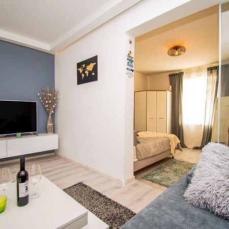 Oasis Apartment Pula Buitenkant foto
