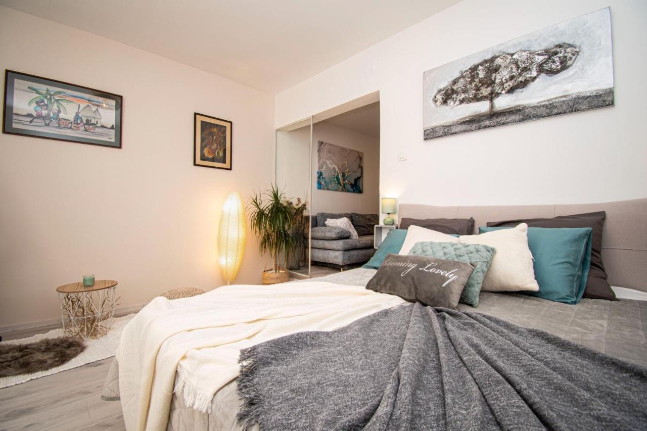 Oasis Apartment Pula Buitenkant foto
